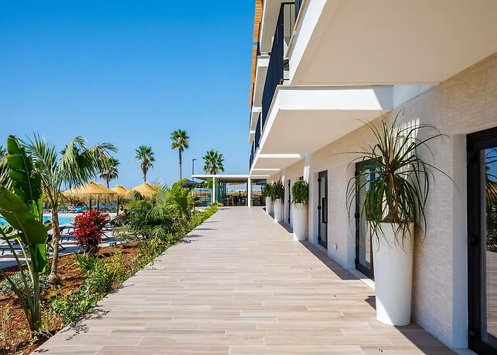 Ap & Nature - Adults Friendly 4*